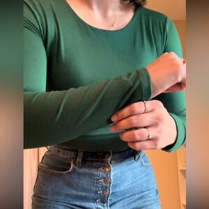 Hunter green cropped long sleeve top, very soft, double lined